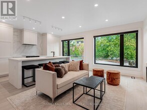 35 Curzon St in Toronto, ON - Building Photo - Building Photo