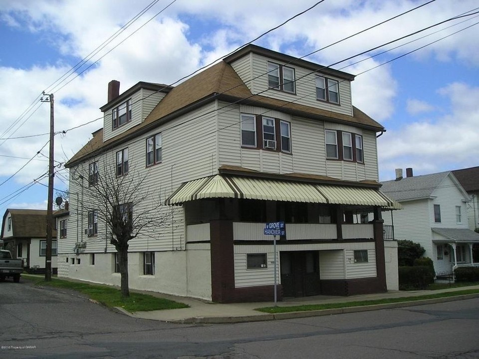 930-934 S Hanover St in Nanticoke, PA - Building Photo