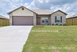 825 Pine Tree Rd in Jacksonville, AR - Building Photo