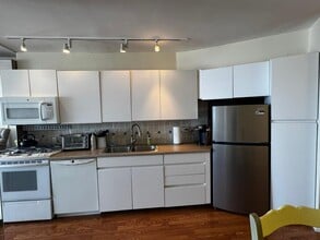 830 Shore Rd in Long Beach, NY - Building Photo - Building Photo