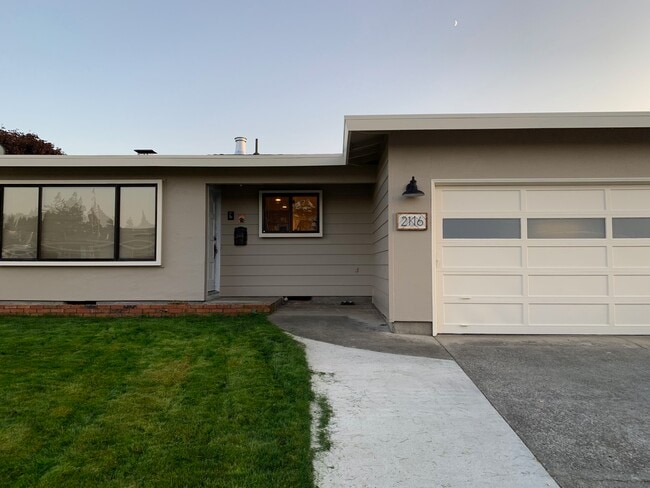 2116 Aldo Ct in Eureka, CA - Building Photo - Building Photo