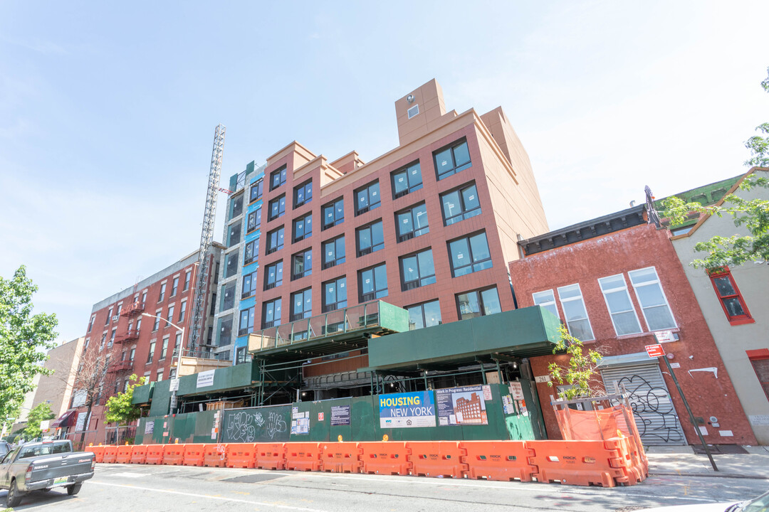 Balton Commons in New York, NY - Foto de edificio