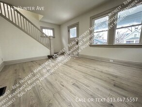 5244 Hunter Ave in Cincinnati, OH - Building Photo - Building Photo