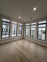 155 Everett St, Unit 303 in Boston, MA - Building Photo - Building Photo