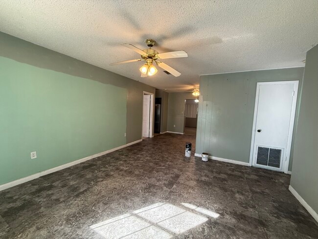 6733 Fern Cir in Leesburg, FL - Foto de edificio - Building Photo