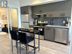 4878 Powers Cmn in Burlington, ON - Building Photo - Building Photo