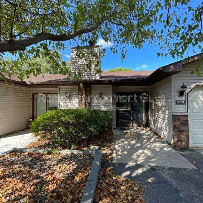 8693 Maplebrook Pkwy N in Minneapolis, MN - Building Photo - Building Photo