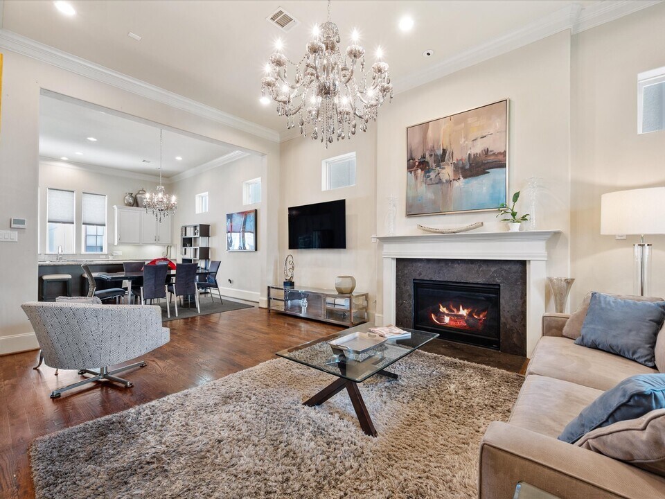 249 E 27th St in Houston, TX - Building Photo