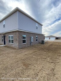 2703A Sidney St photo'