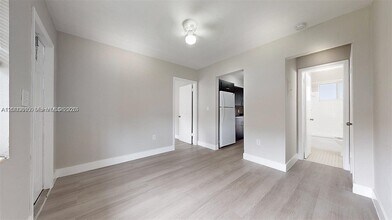 891 SW 5th St in Miami, FL - Building Photo - Building Photo