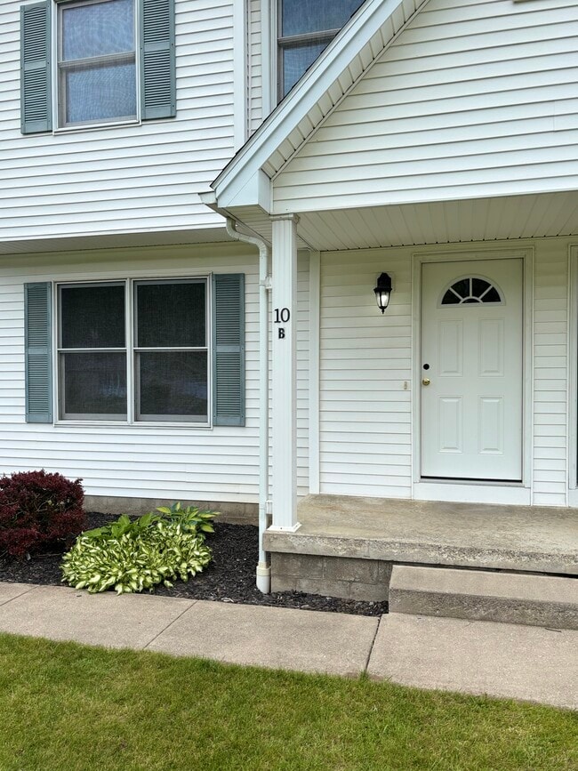 10 Burke Dr in Batavia, NY - Building Photo - Building Photo