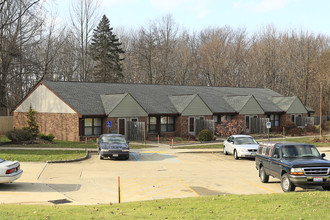 Villas of Geneva Apartments in Geneva, OH - Building Photo - Building Photo