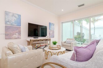 11269 SE Blair Ln in Hobe Sound, FL - Building Photo - Building Photo