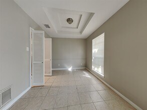 16362 Brinkwood Dr in Houston, TX - Foto de edificio - Building Photo
