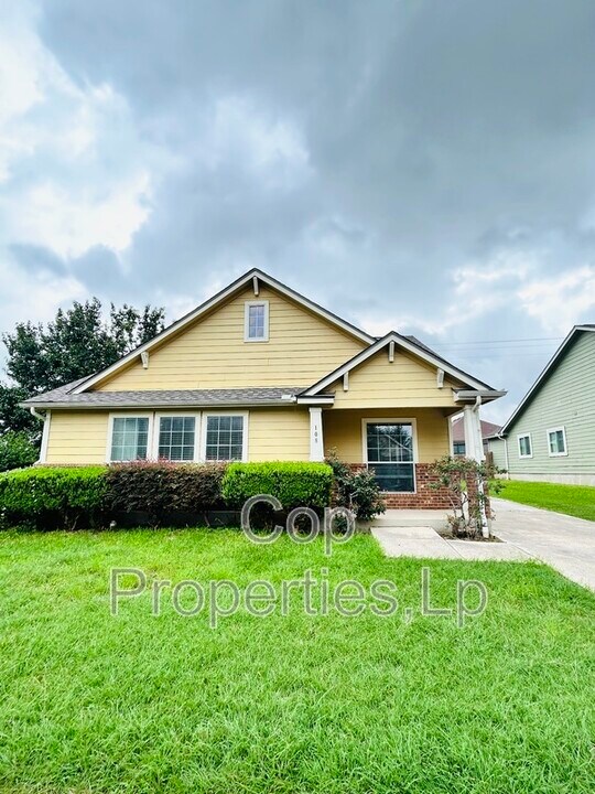 108 Sleepy Trail in Cibolo, TX - Building Photo