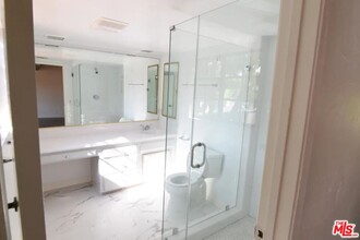 3242 Velma Dr in Los Angeles, CA - Building Photo - Building Photo
