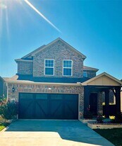 208 Lee Roy Jordan St in Irving, TX - Building Photo