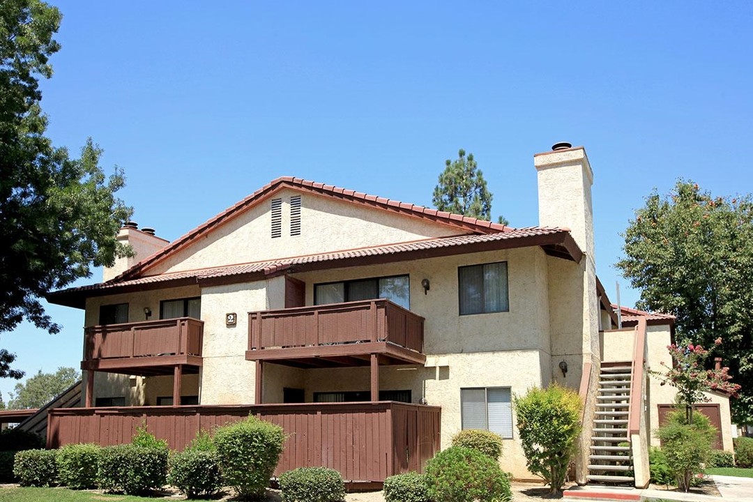 Quailwood Apartments in Bakersfield, CA - Foto de edificio