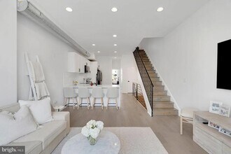 709 N 19th St in Philadelphia, PA - Building Photo - Building Photo