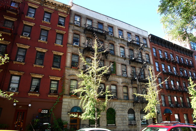 426-428 W 56th St in New York, NY - Foto de edificio - Building Photo