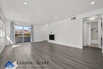 26972 Flo Ln in Santa Clarita, CA - Building Photo - Building Photo