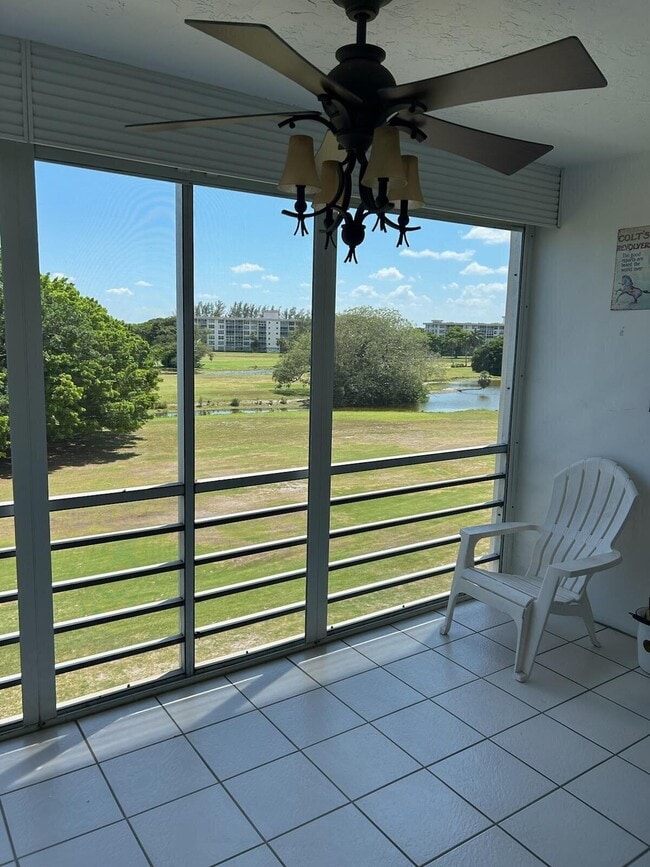 2691 S Course Dr in Pompano Beach, FL - Foto de edificio - Building Photo