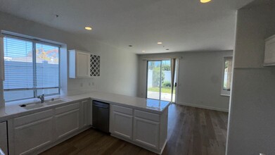 120 23rd St in Costa Mesa, CA - Building Photo - Building Photo