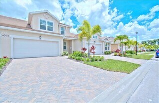 4558 Arboretum Cir in Naples, FL - Building Photo