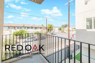 11950 Vanowen St in Los Angeles, CA - Building Photo - Building Photo