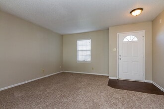 2274 Summerwood Ln in Greenwood, IN - Building Photo - Building Photo