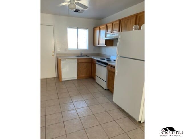 15636 S Yava Rd in Arizona City, AZ - Building Photo - Building Photo