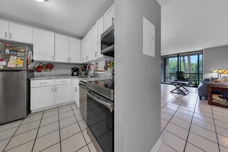 5160 Las Verdes Cir in Delray Beach, FL - Building Photo - Building Photo