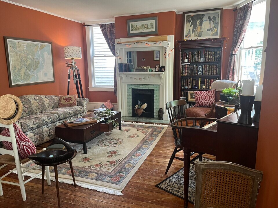 212 W 34th St in Savannah, GA - Building Photo