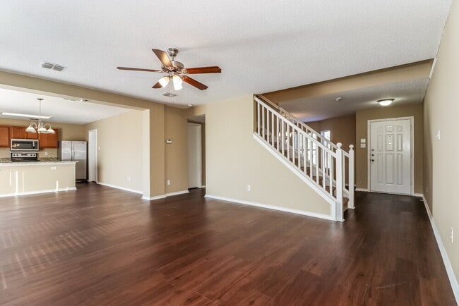 5216 Dillon Cir in Haltom City, TX - Foto de edificio - Building Photo