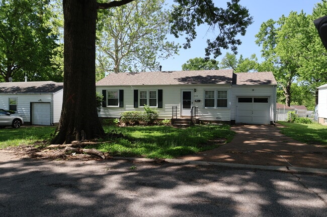 property at 1116 Bliss Dr