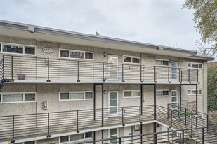 Catalina Apartments in Seattle, WA - Building Photo