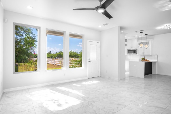 2701 Harmony St in Mission, TX - Foto de edificio - Building Photo