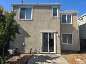 8902 Imray Way in Elk Grove, CA - Building Photo - Building Photo