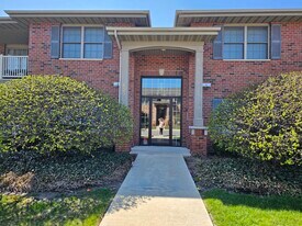 607 Cambridge Ct, Unit 1b in Munster, IN - Building Photo