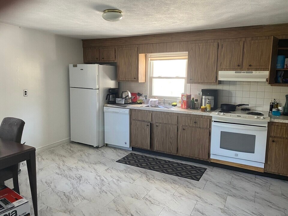 78 Hibbert St in Arlington, MA - Building Photo