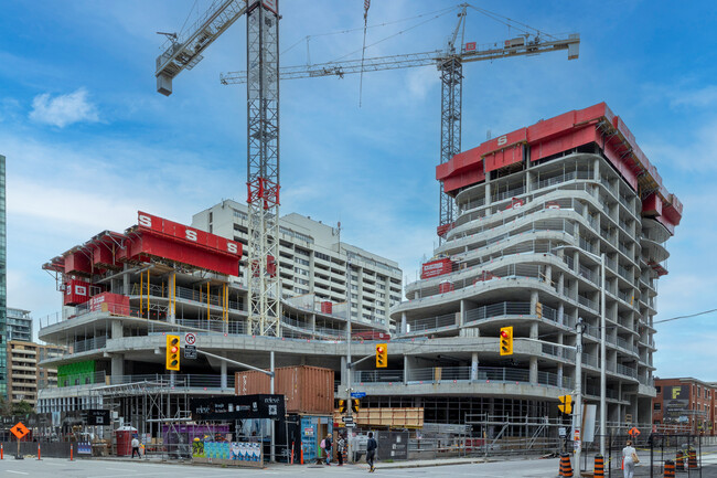 Tower A in Ottawa, ON - Building Photo - Building Photo