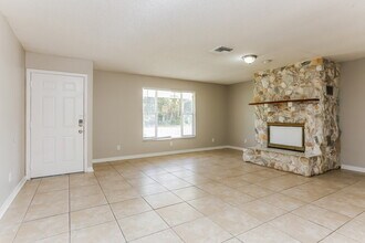 8403 Deland Ave in Fort Pierce, FL - Building Photo - Building Photo