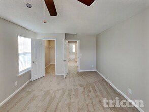 1017 Highstone Dr in Greensboro, NC - Foto de edificio - Building Photo