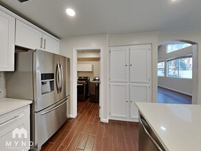 1728 Matador Way in Las Vegas, NV - Building Photo - Building Photo