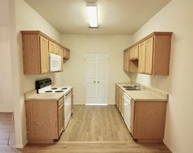 114 Collett Ct in Weatherford, TX - Foto de edificio - Building Photo