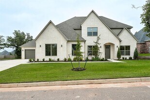 4616 Maple Rdg Dr in Edmond, OK - Building Photo