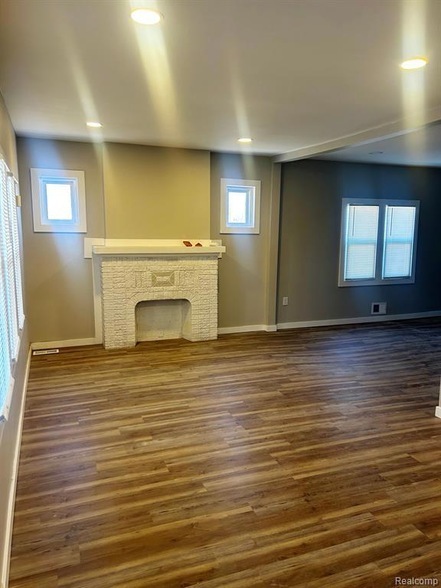 13320 Jane Ave, Unit 10-1404 Walnut Tier in Detroit, MI - Building Photo - Building Photo