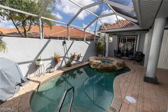 14081 Bently Cir in Ft. Myers, FL - Building Photo - Building Photo