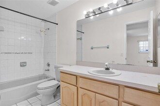17220 SW 93rd Ave, Unit a in Palmetto Bay, FL - Building Photo - Building Photo