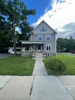 1121 Packard St in Ann Arbor, MI - Building Photo